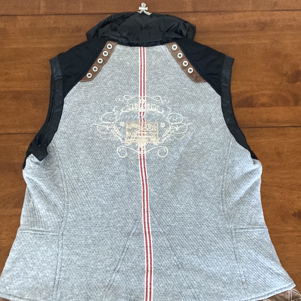 Jacket - Picture 2 of 9